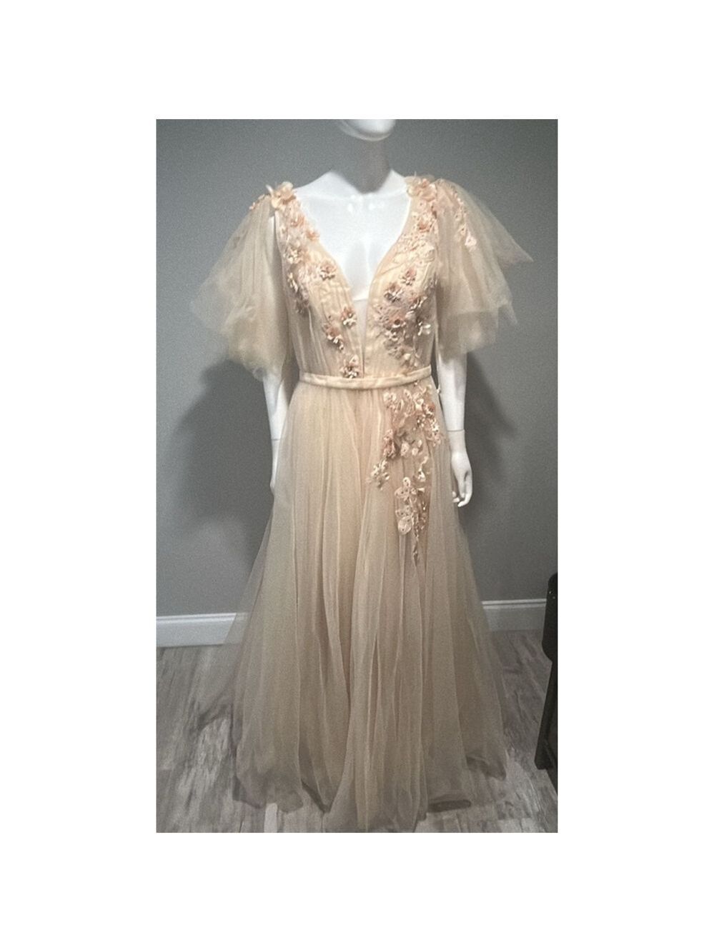 Basix Black Label Flutter Sleeve 3D Floral Peach Tulle Gown Size 12